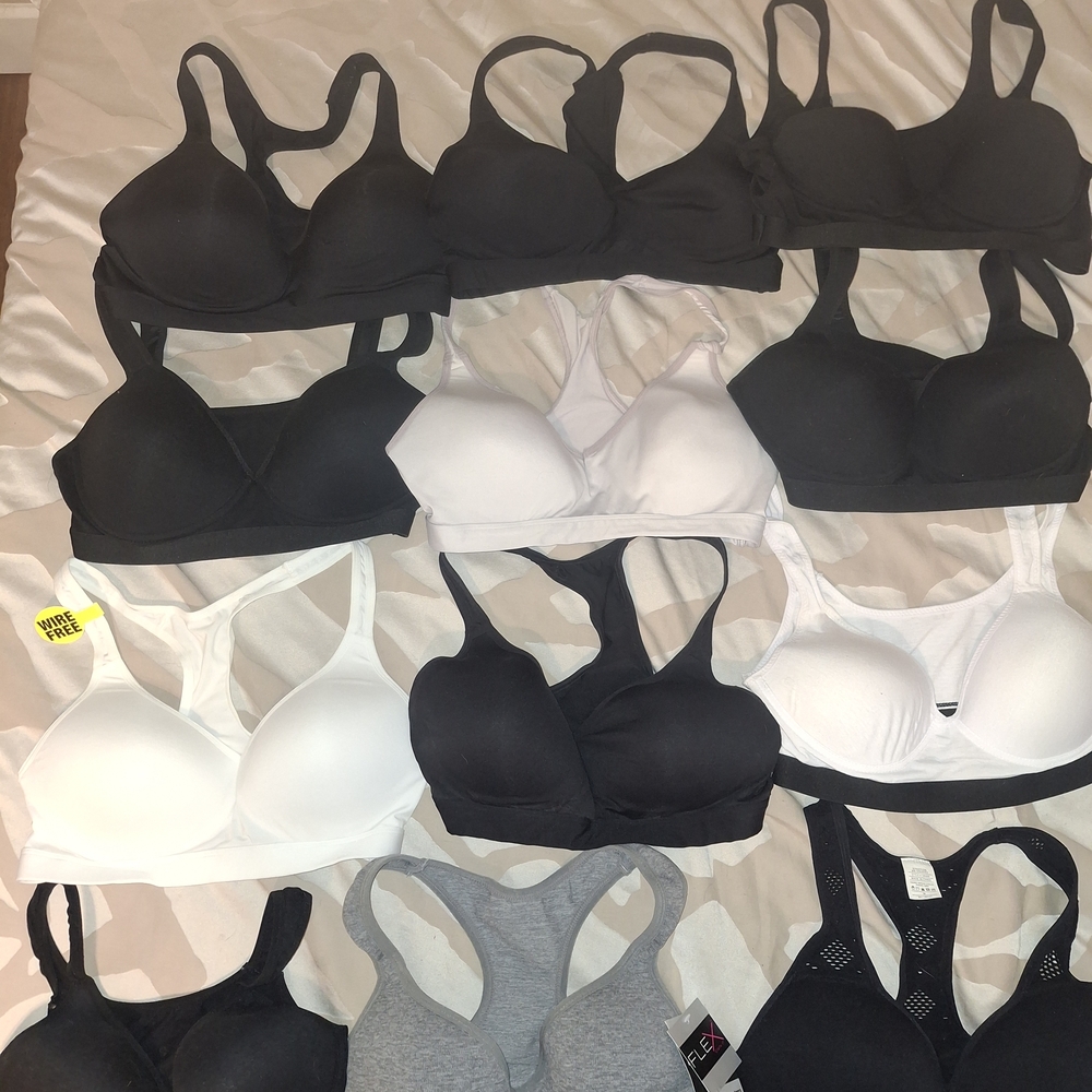 BRAND NEW. SOME STILL HAVE TAGS. Classic Black and White Women's Bras Set